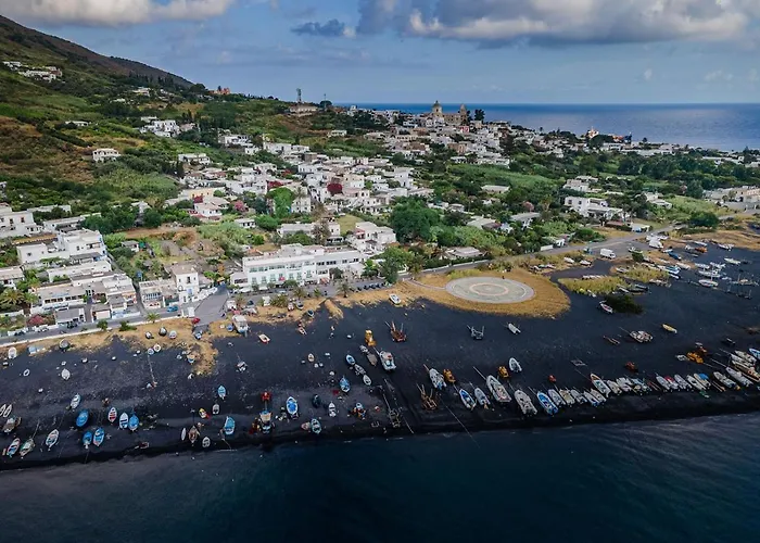 Stromboli Trekking Accommodation - Room And Excursion For 2 Included