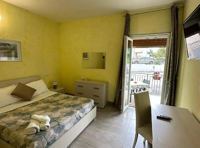 Tropys Rooms Tropea