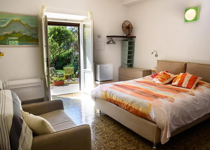 Il Giardino Di Tatiana Rooms&Breakfast La Maddalena 