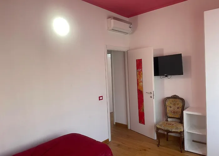 Rooms Of Love Pavia