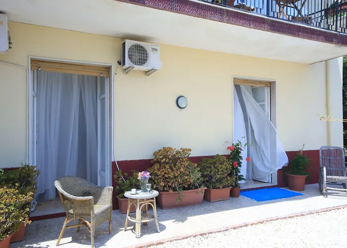 Pupi Catania Etna B&B - #viaggiosiciliano Aci Castello
