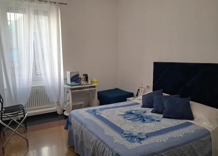 La Lanterna Di Angelo Rent Rooms And Apartments Free Parking On The Street Front Genova