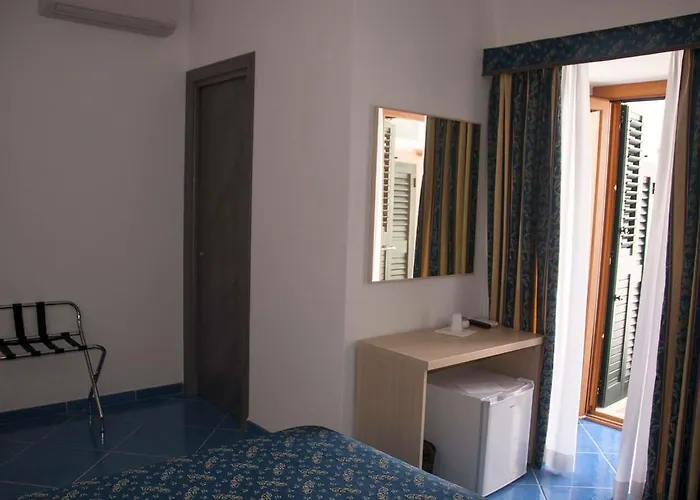 B&B La Terrazza Sul Porto Ponza