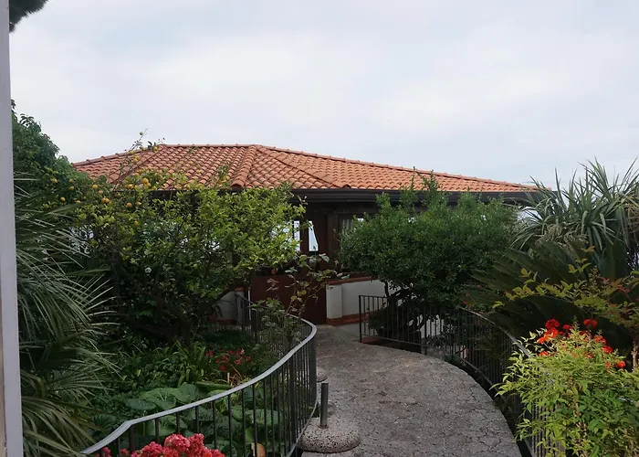 Hotel Villa Souvenir Forza dʼAgro
