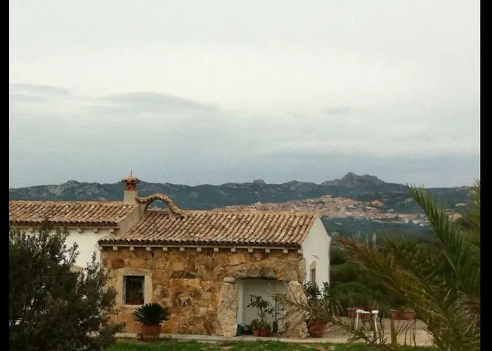 Lu Cuccumiau Country B&B Arzachena