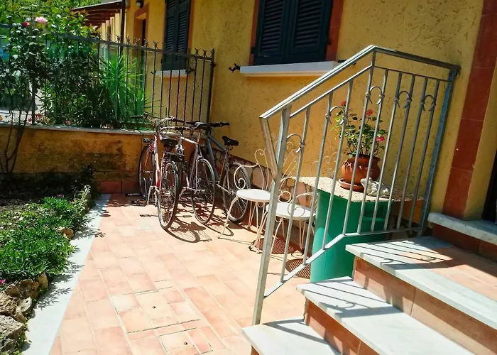 Sally'S B&B Carrara