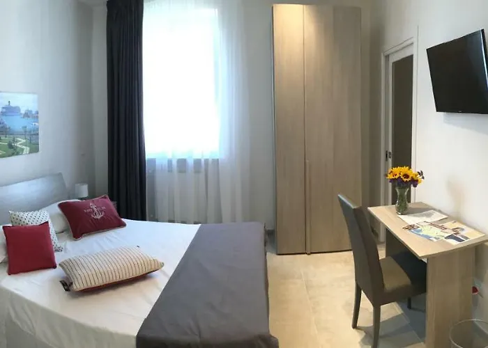 Quattro Stelle al Porto Guest House Civitavecchia